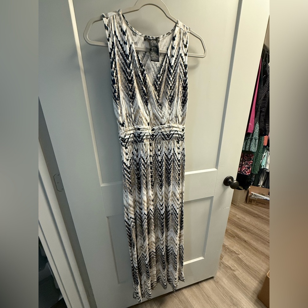 Design History Black and White Chevron Maxi Dress